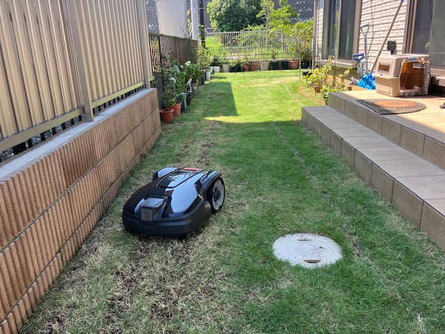 細長いお庭でのオートモア設置の事例（千葉市）